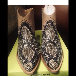 Gianni Bini Brycin Snake Studded Booties Size 6.5M